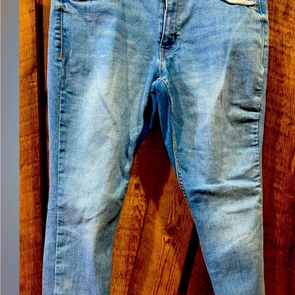 Old Navy Light Blue Skinny Jeans